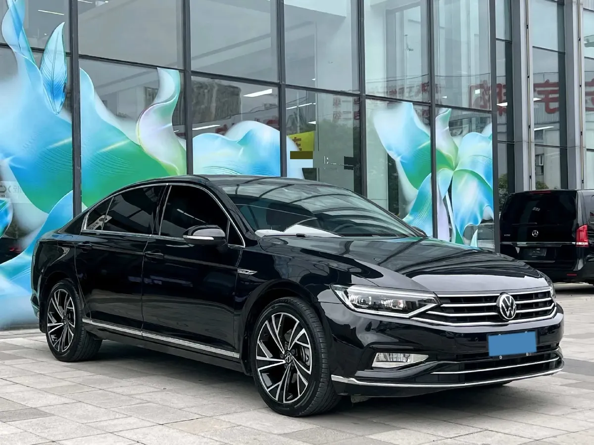 2021 Volkswagen Magotan 2.0T 186HP L4 7DCT,autocango,china used car exporter,china ev exporter,chinese used car exporter,chinese used ev exporter