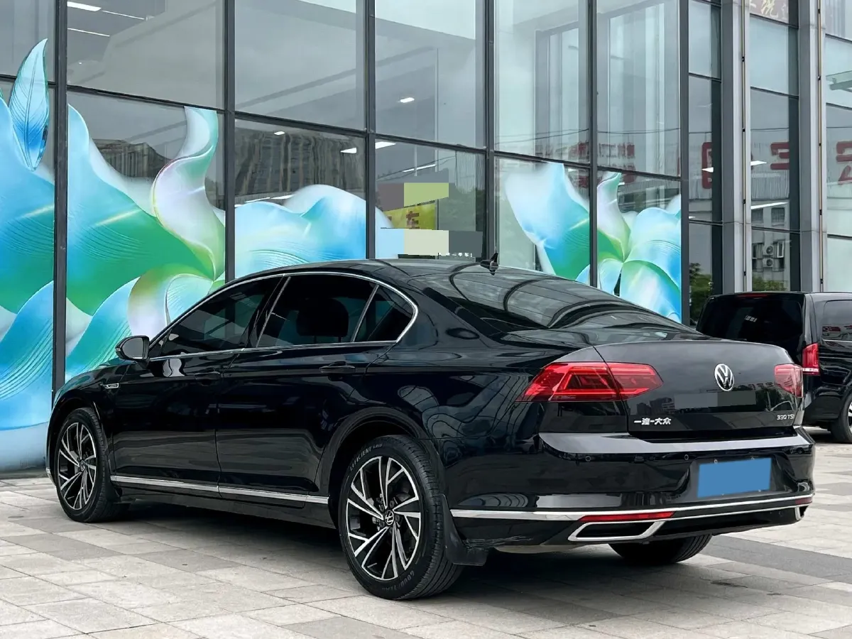 2021 Volkswagen Magotan 2.0T 186HP L4 7DCT,autocango,china used car exporter,china ev exporter,chinese used car exporter,chinese used ev exporter