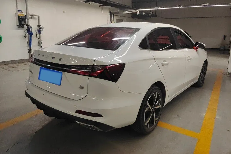 2023 Roewe i5 1.5L 129HP L4 CVT,autocango,china used car exporter,china ev exporter,chinese used car exporter,chinese used ev exporter