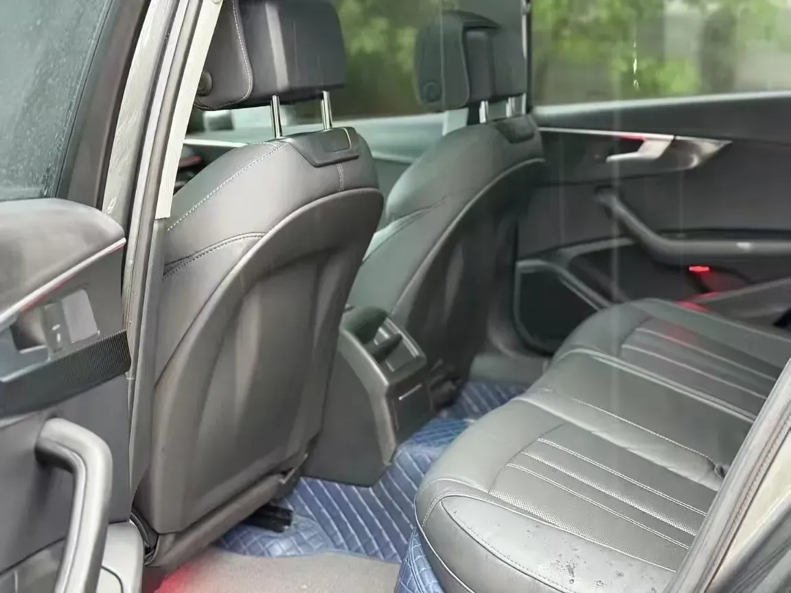 2020 Audi A4L 2.0T 190HP L4 7DCT,autocango,china used car exporter,china ev exporter,chinese used car exporter,chinese used ev exporter