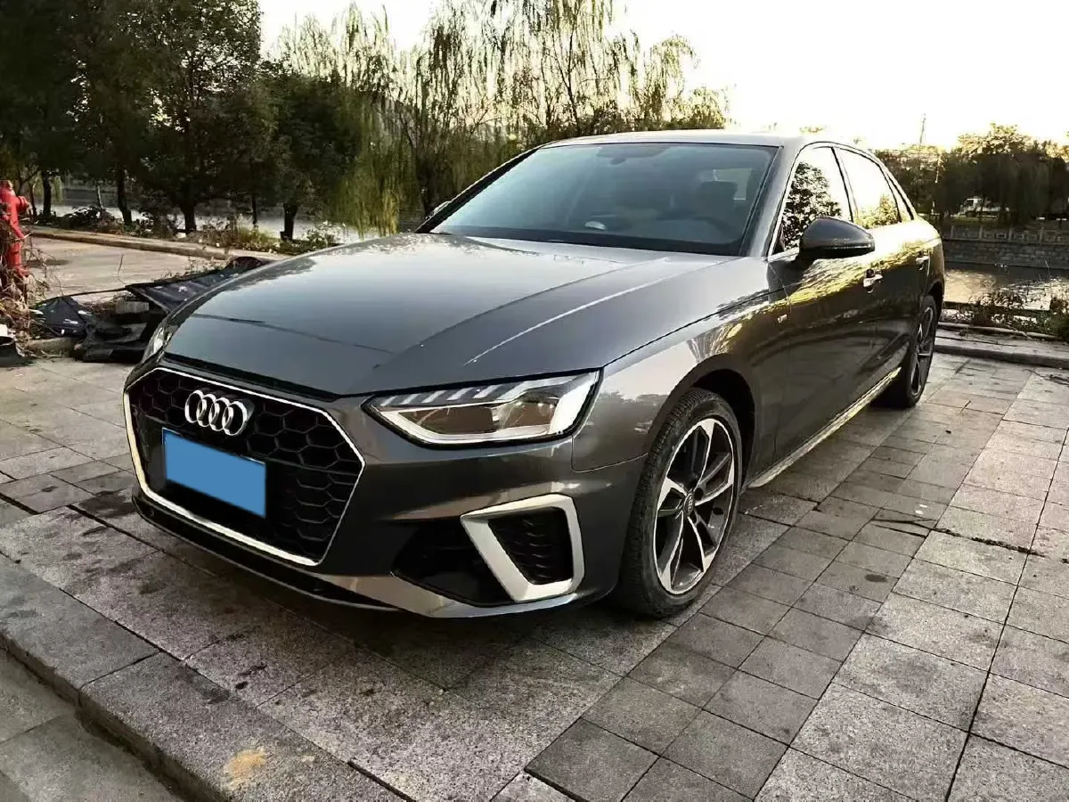 2020 Audi A4L 2.0T 190HP L4 7DCT,autocango,china used car exporter,china ev exporter,chinese used car exporter,chinese used ev exporter