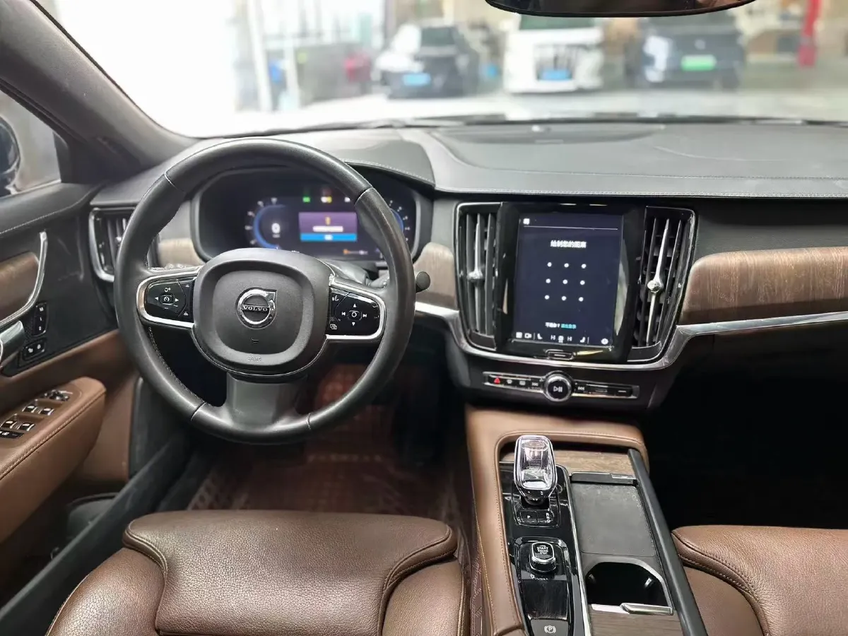 2024 Volvo S90 2.0T 250HP L4 8AT,autocango,china used car exporter,china ev exporter,chinese used car exporter,chinese used ev exporter