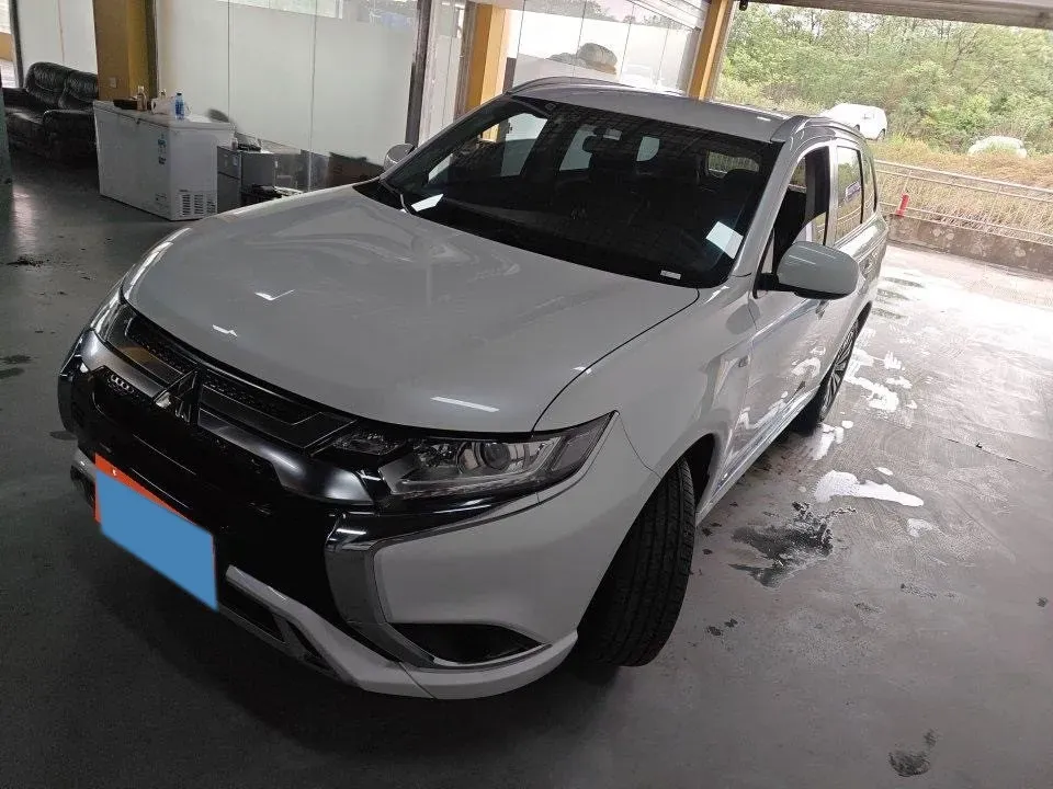 2021 Mitsubishi Outlander 2.0L 166HP L4 CVT,autocango,china used car exporter,china ev exporter,chinese used car exporter,chinese used ev exporter