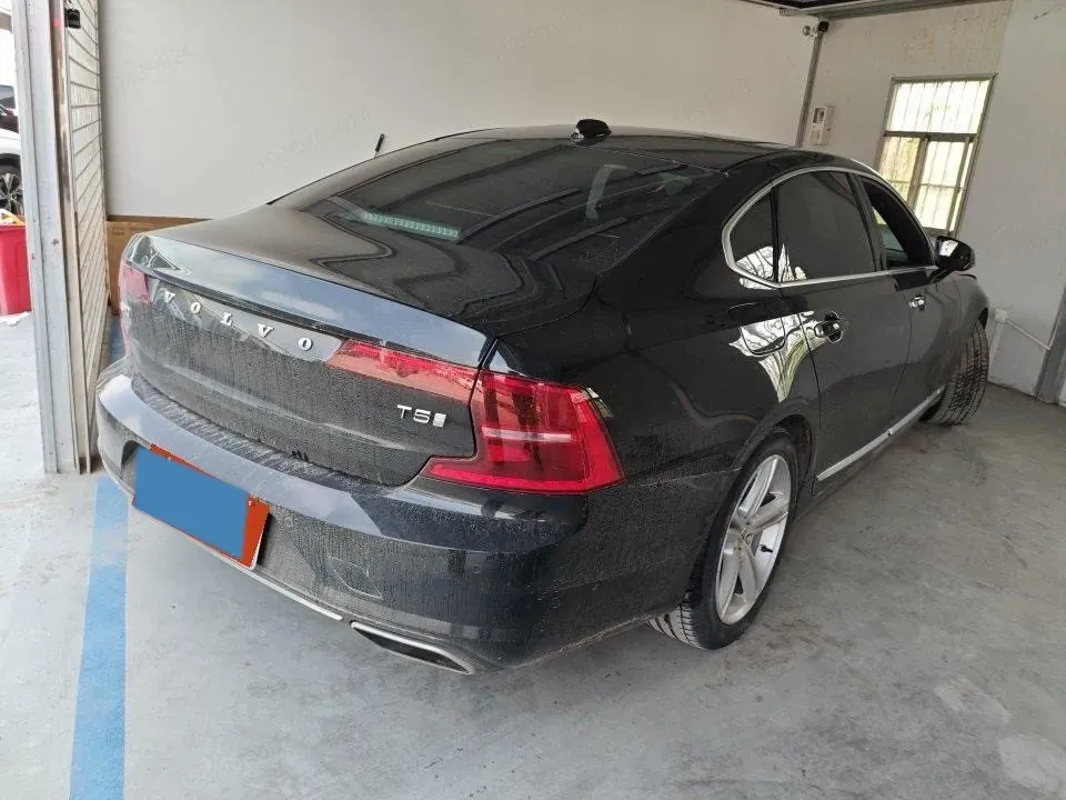 2019 Infiniti Q70 2.0T 211HP L4 7AT,autocango,china used car exporter,china ev exporter,chinese used car exporter,chinese used ev exporter