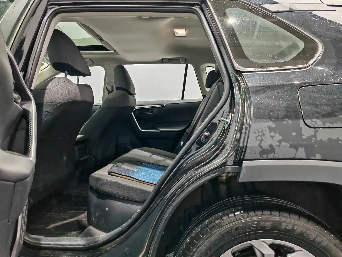 2023 Toyota RAV4 2.5L 178HP L4 E-CVT Hybrid,autocango,china used car exporter,china ev exporter,chinese used car exporter,chinese used ev exporter