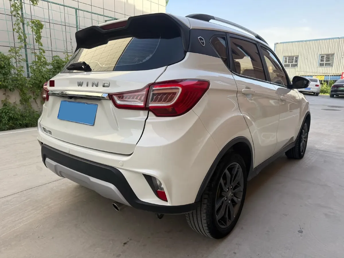 2017 Landwind X2 1.6L 125HP L4 4AT,autocango,china used car exporter,china ev exporter,chinese used car exporter,chinese used ev exporter