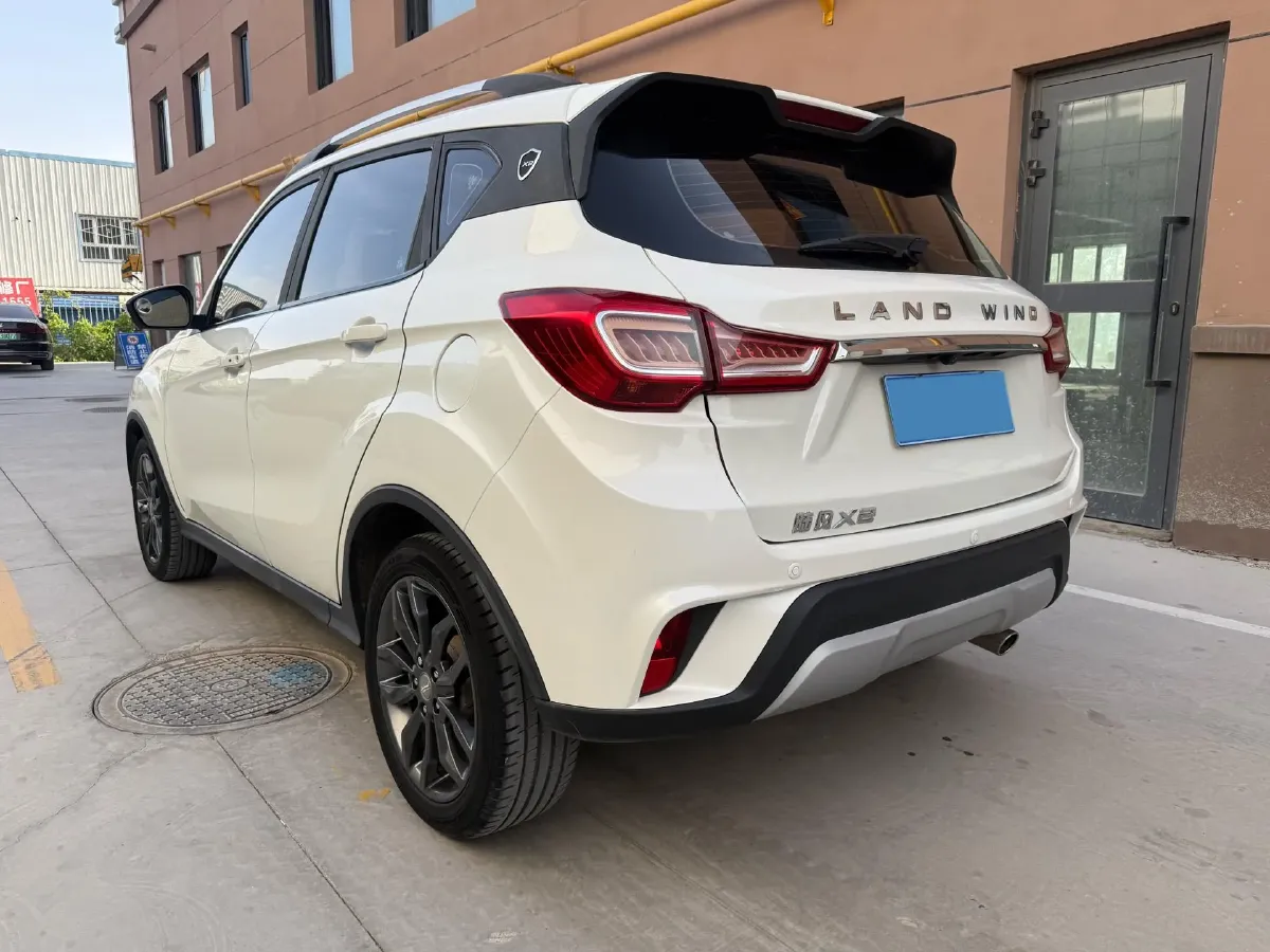 2017 Landwind X2 1.6L 125HP L4 4AT,autocango,china used car exporter,china ev exporter,chinese used car exporter,chinese used ev exporter