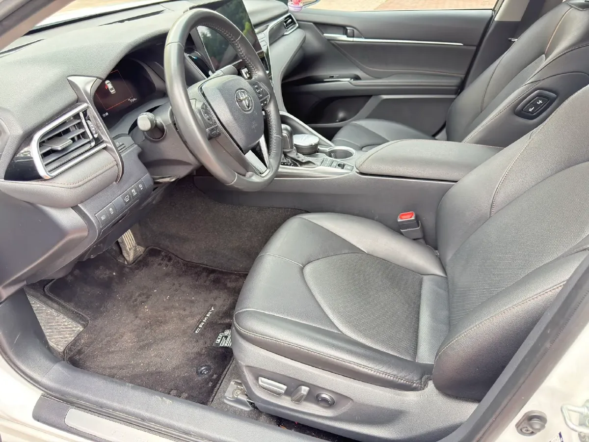 2023 Toyota Camry 2.5L 207HP L4 8AT,autocango,china used car exporter,china ev exporter,chinese used car exporter,chinese used ev exporter