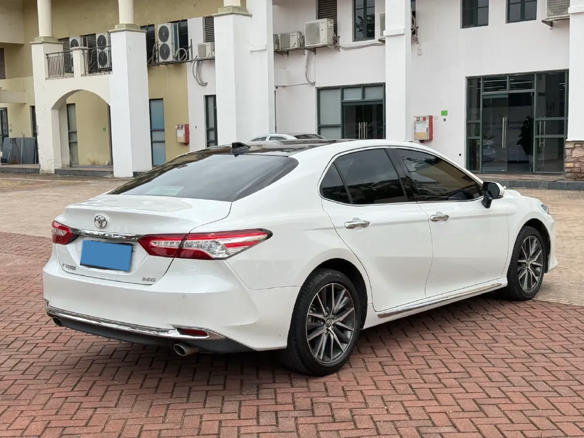 2023 Toyota Camry 2.5L 207HP L4 8AT,autocango,china used car exporter,china ev exporter,chinese used car exporter,chinese used ev exporter