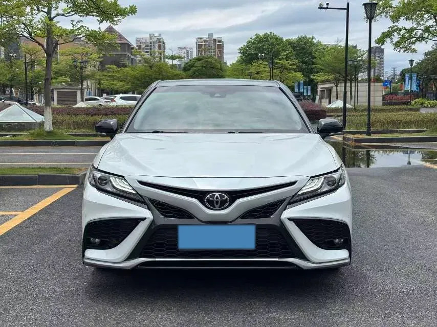 2021 Toyota Camry 2.5L 209HP L4 8AT,autocango,china used car exporter,china ev exporter,chinese used car exporter,chinese used ev exporter