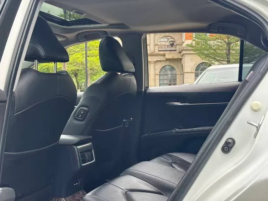 2021 Toyota Camry 2.5L 209HP L4 8AT,autocango,china used car exporter,china ev exporter,chinese used car exporter,chinese used ev exporter