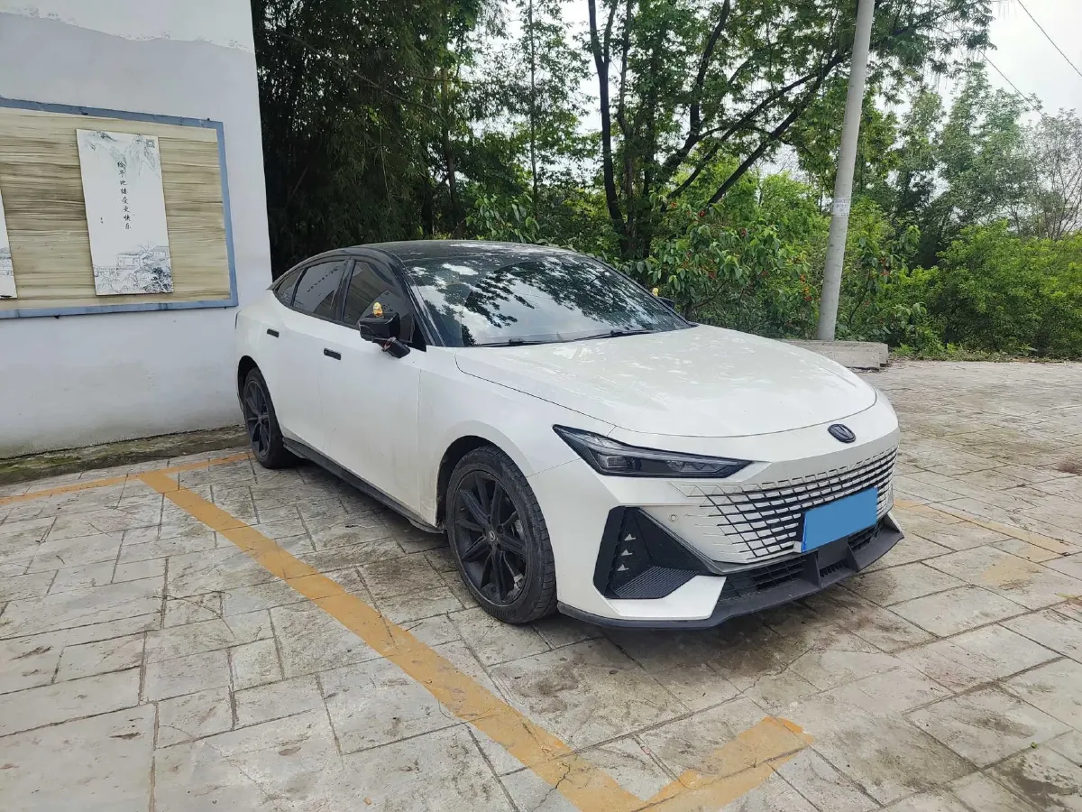 2023 ChangAn UNI-V 1.5T 188HP L4 7DCT,autocango,china used car exporter,china ev exporter,chinese used car exporter,chinese used ev exporter