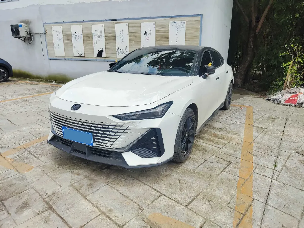 2023 ChangAn UNI-V 1.5T 188HP L4 7DCT,autocango,china used car exporter,china ev exporter,chinese used car exporter,chinese used ev exporter
