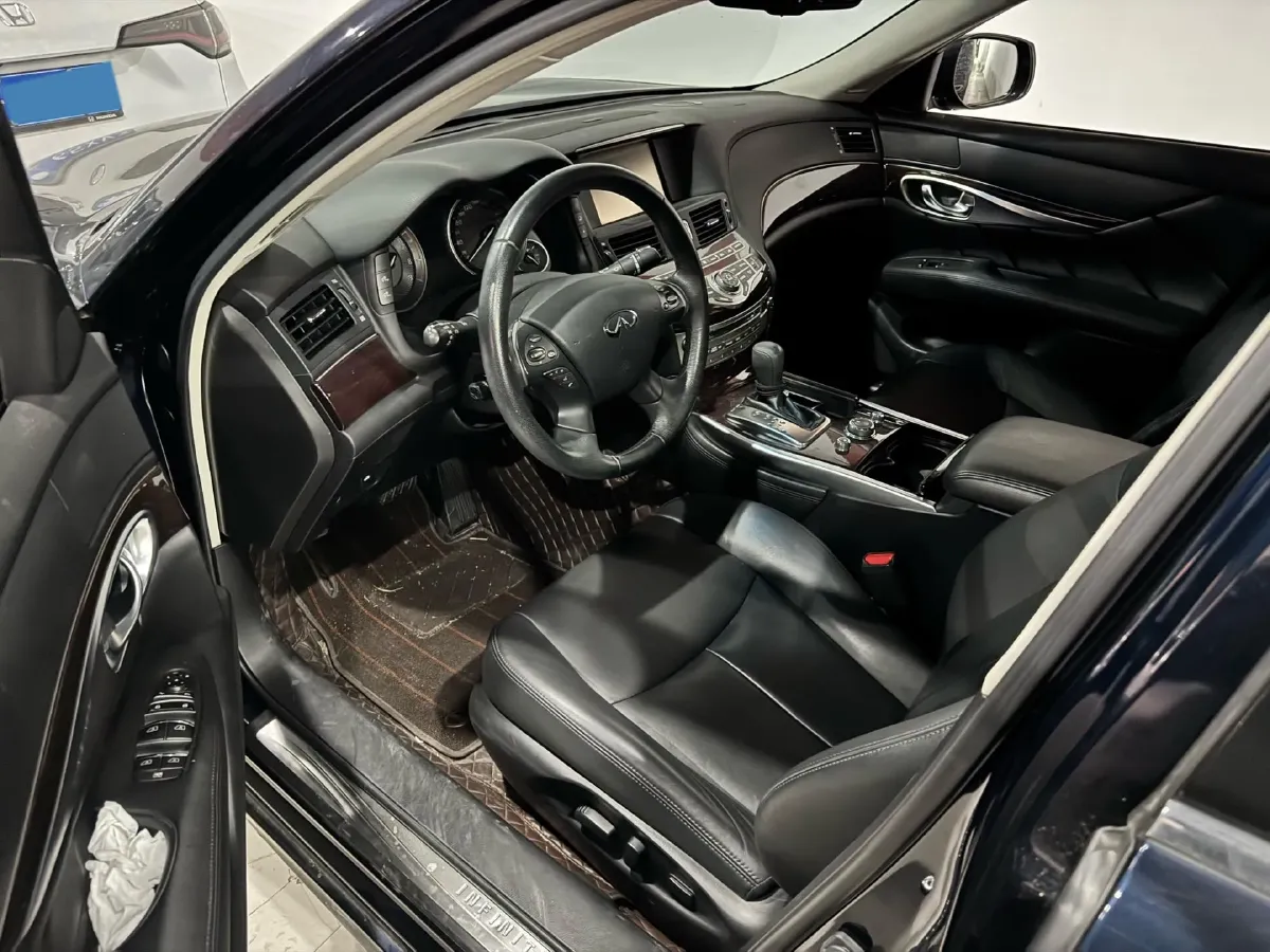 2019 Infiniti Q70 2.0T 211HP L4 7AT,autocango,china used car exporter,china ev exporter,chinese used car exporter,chinese used ev exporter