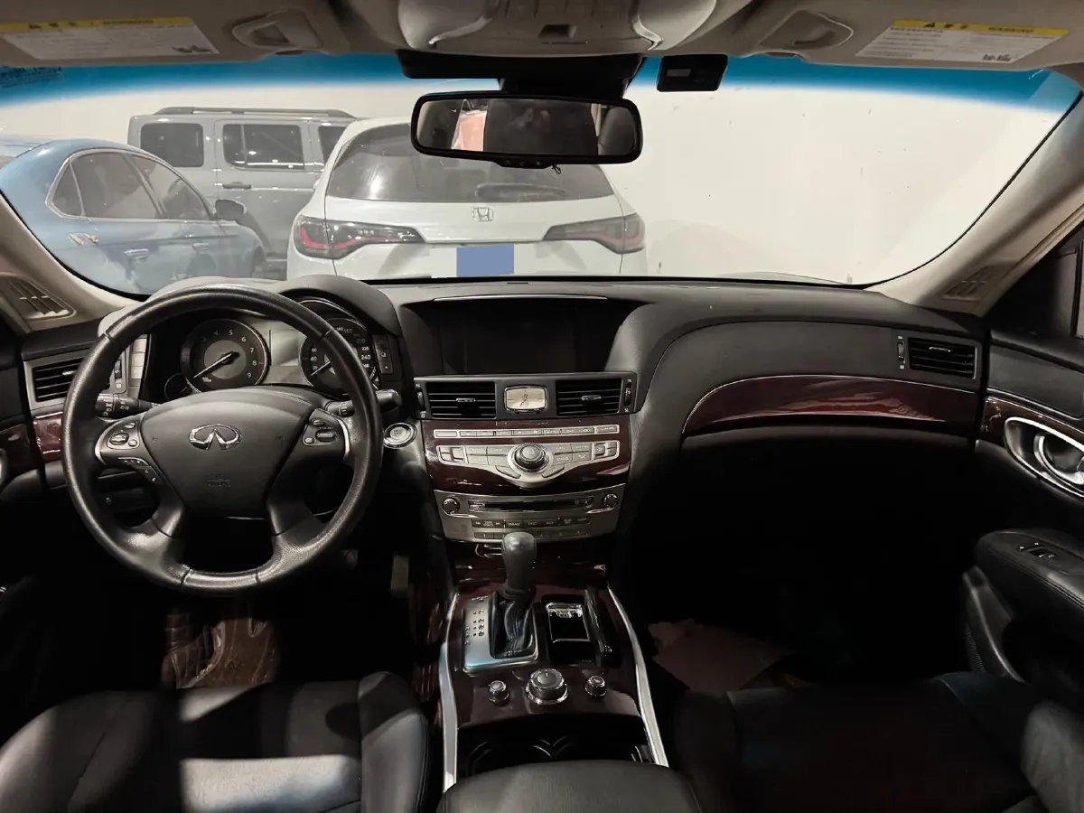 2019 Infiniti Q70 2.0T 211HP L4 7AT,autocango,china used car exporter,china ev exporter,chinese used car exporter,chinese used ev exporter