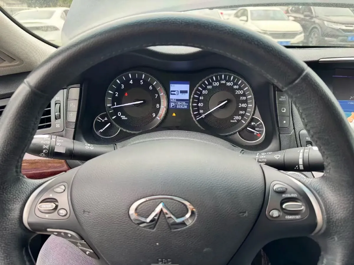 2019 Infiniti Q70 2.0T 211HP L4 7AT,autocango,china used car exporter,china ev exporter,chinese used car exporter,chinese used ev exporter