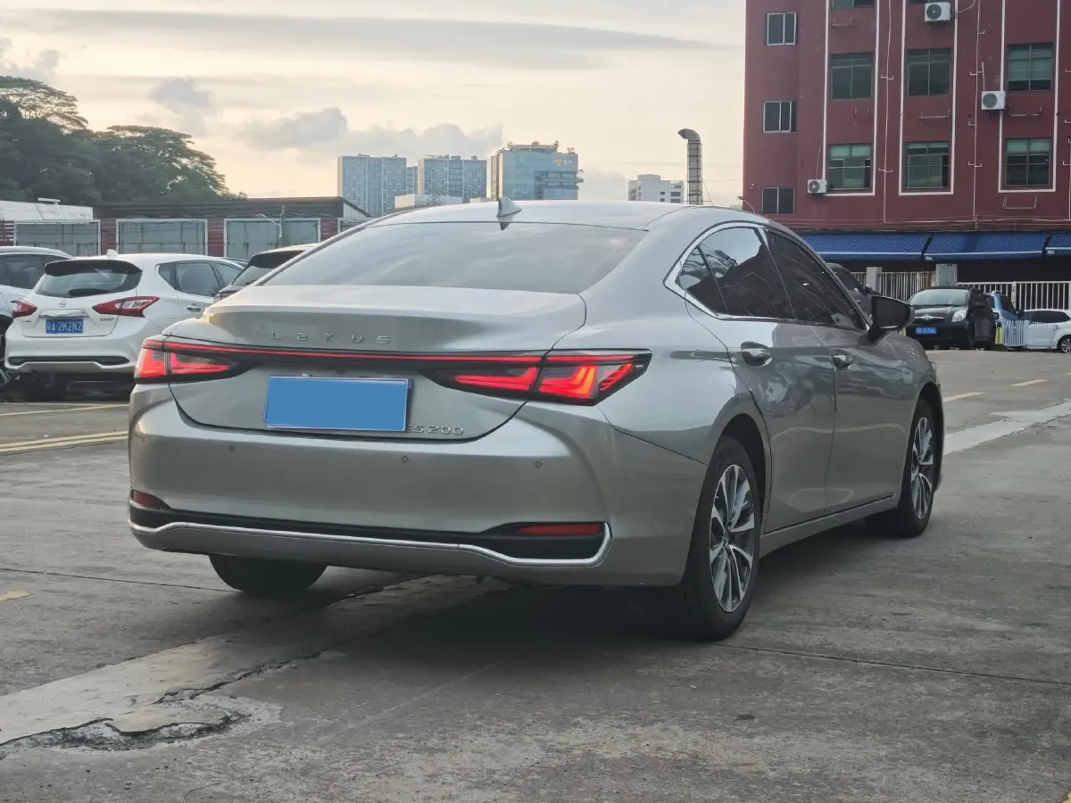 2025 Lexus ES 2.0L 173HP L4 CVT,autocango,china used car exporter,china ev exporter,chinese used car exporter,chinese used ev exporter