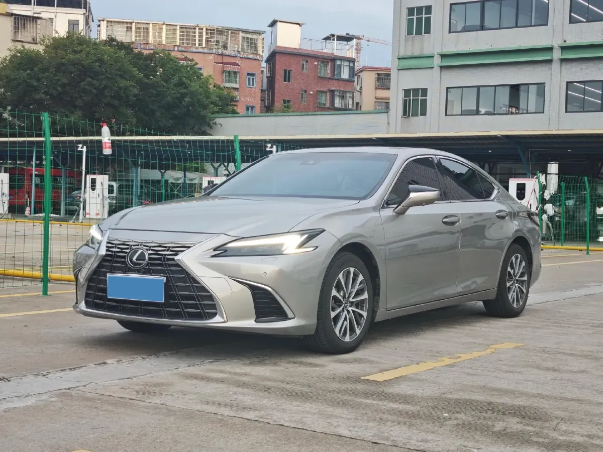2025 Lexus ES 2.0L 173HP L4 CVT,autocango,china used car exporter,china ev exporter,chinese used car exporter,chinese used ev exporter