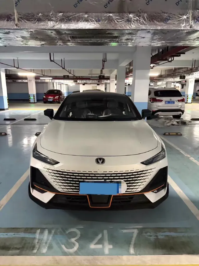 2022 ChangAn UNI-V 1.5T 188HP L4 7DCT,autocango,china used car exporter,china ev exporter,chinese used car exporter,chinese used ev exporter