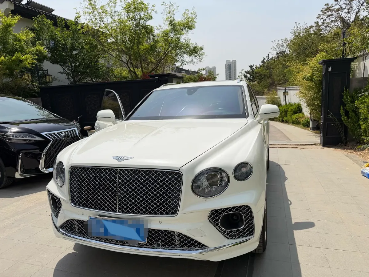 2022 Bentley Bentayga 4.0T 550HP V8 8AT,autocango,china used car exporter,china ev exporter,chinese used car exporter,chinese used ev exporter