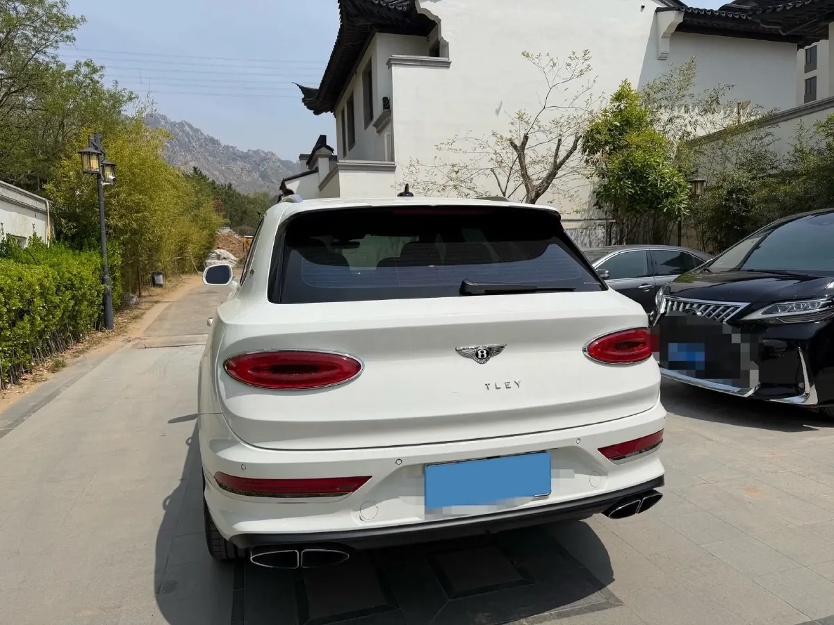 2022 Bentley Bentayga 4.0T 550HP V8 8AT,autocango,china used car exporter,china ev exporter,chinese used car exporter,chinese used ev exporter