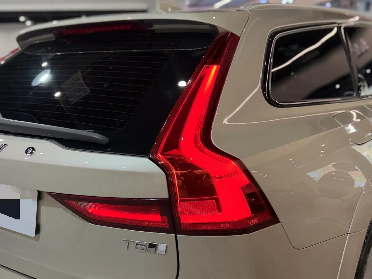2019 Volvo V90 2.0T 254HP L4 8AT,autocango,china used car exporter,china ev exporter,chinese used car exporter,chinese used ev exporter