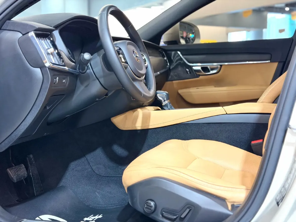 2019 Volvo V90 2.0T 254HP L4 8AT,autocango,china used car exporter,china ev exporter,chinese used car exporter,chinese used ev exporter