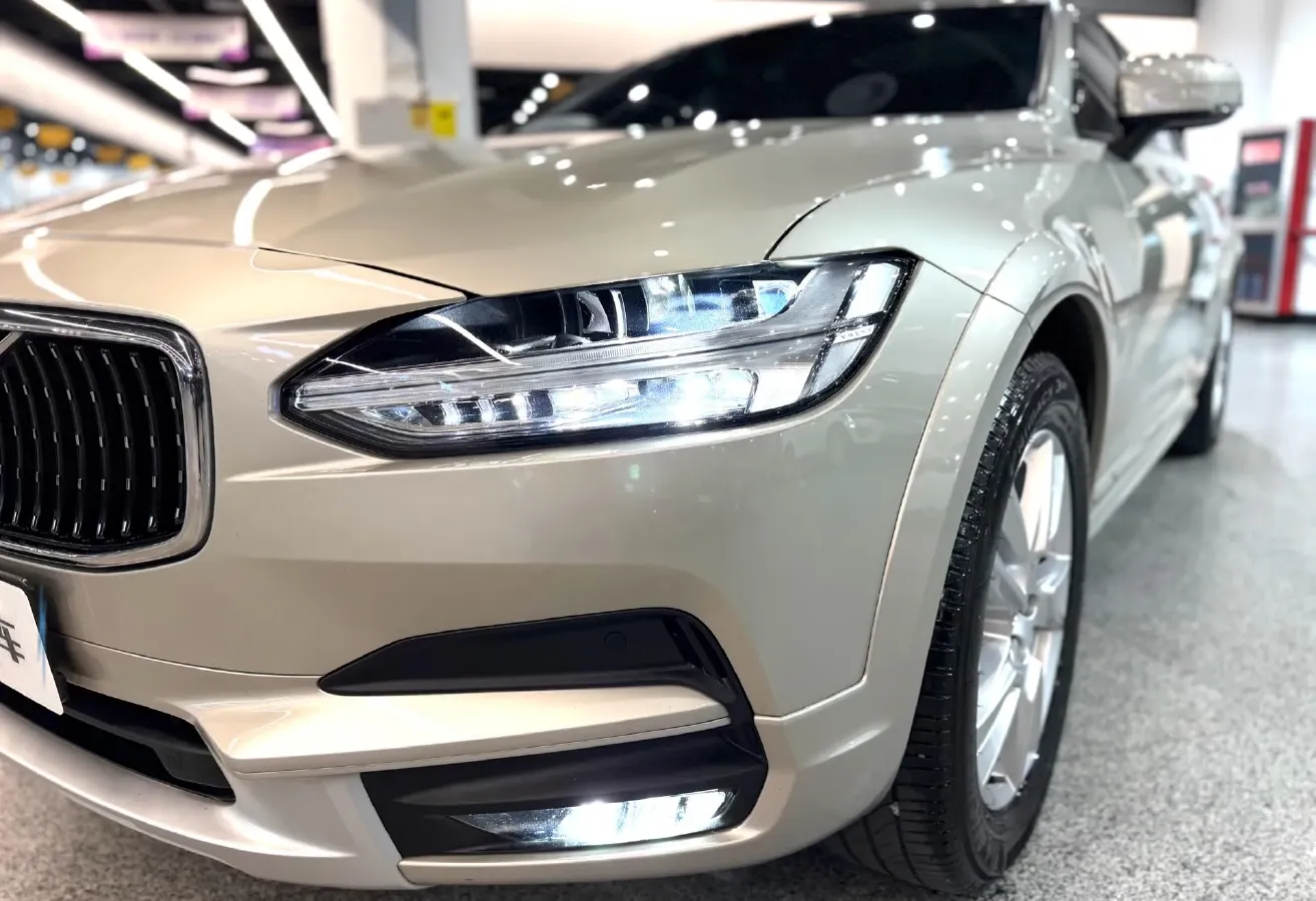 2019 Volvo V90 2.0T 254HP L4 8AT,autocango,china used car exporter,china ev exporter,chinese used car exporter,chinese used ev exporter