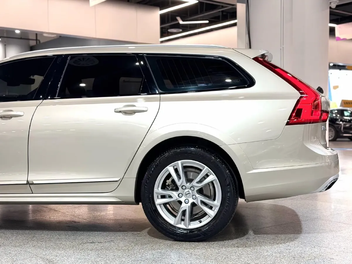 2019 Volvo V90 2.0T 254HP L4 8AT,autocango,china used car exporter,china ev exporter,chinese used car exporter,chinese used ev exporter