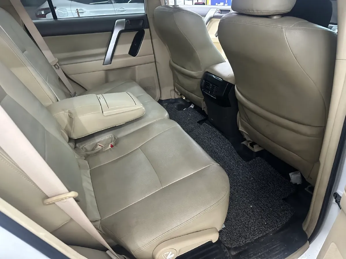 2017 YuTong T7 6.0L 316HP V8 6AT,autocango,china used car exporter,china ev exporter,chinese used car exporter,chinese used ev exporter