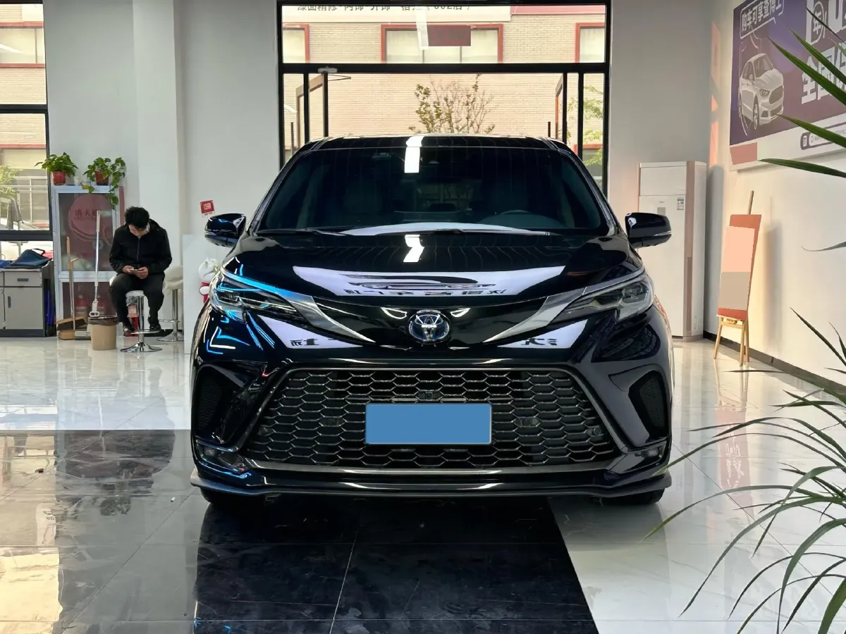 2023 Toyota Granvia 2.5L 189HP L4 E-CVT Hybrid,autocango,china used car exporter,china ev exporter,chinese used car exporter,chinese used ev exporter