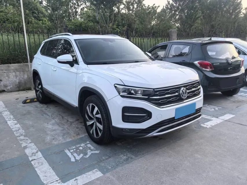 2019 Jeep Cherokee 2.0T 234HP L4 9AT,autocango,china used car exporter,china ev exporter,chinese used car exporter,chinese used ev exporter