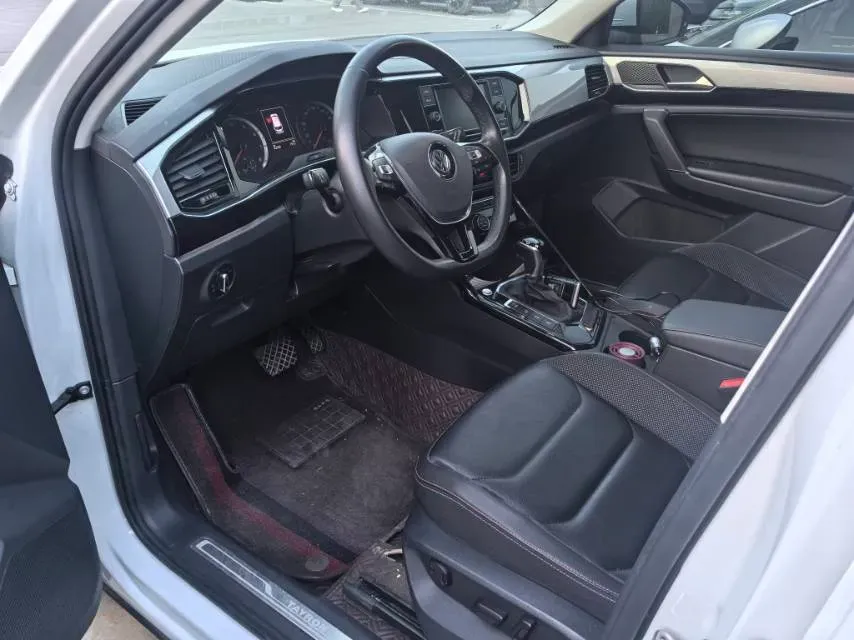 2019 Jeep Cherokee 2.0T 234HP L4 9AT,autocango,china used car exporter,china ev exporter,chinese used car exporter,chinese used ev exporter