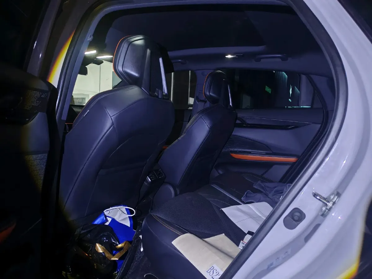 2023 ChangAn UNI-V iDD 1.5T 170HP L4 6TCT PHEV 18.4KWH,autocango,china used car exporter,china ev exporter,chinese used car exporter,chinese used ev exporter