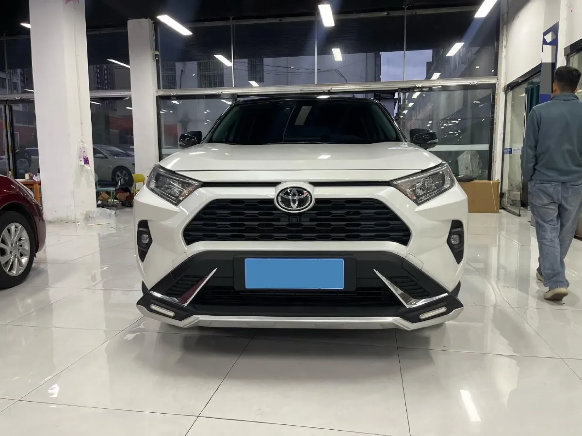 2024 Toyota RAV4 2.0L 171HP L4 CVT,autocango,china used car exporter,china ev exporter,chinese used car exporter,chinese used ev exporter