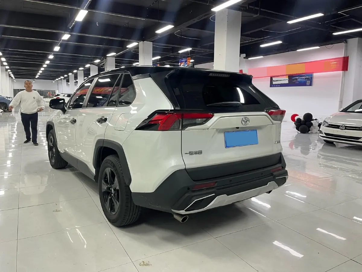 2024 Toyota RAV4 2.0L 171HP L4 CVT,autocango,china used car exporter,china ev exporter,chinese used car exporter,chinese used ev exporter
