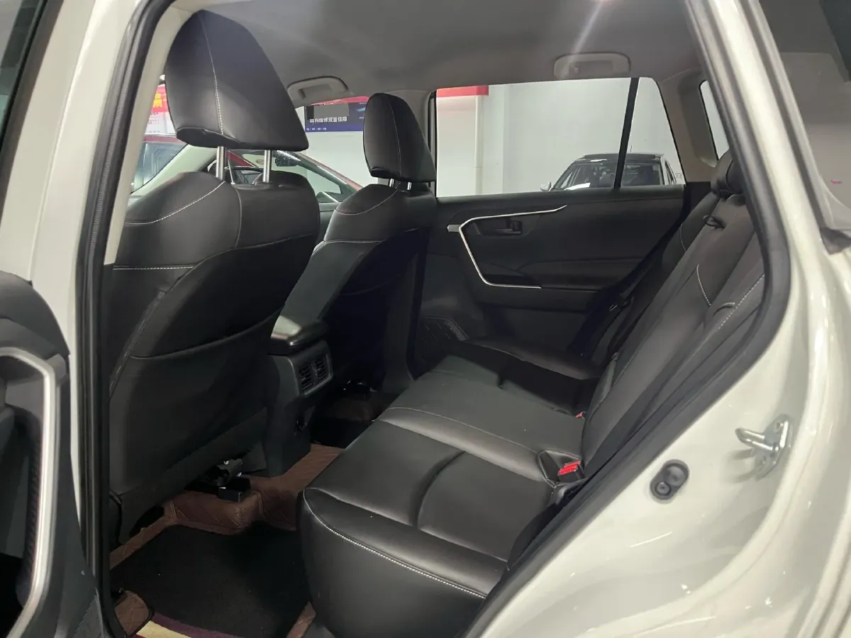 2024 Toyota RAV4 2.0L 171HP L4 CVT,autocango,china used car exporter,china ev exporter,chinese used car exporter,chinese used ev exporter