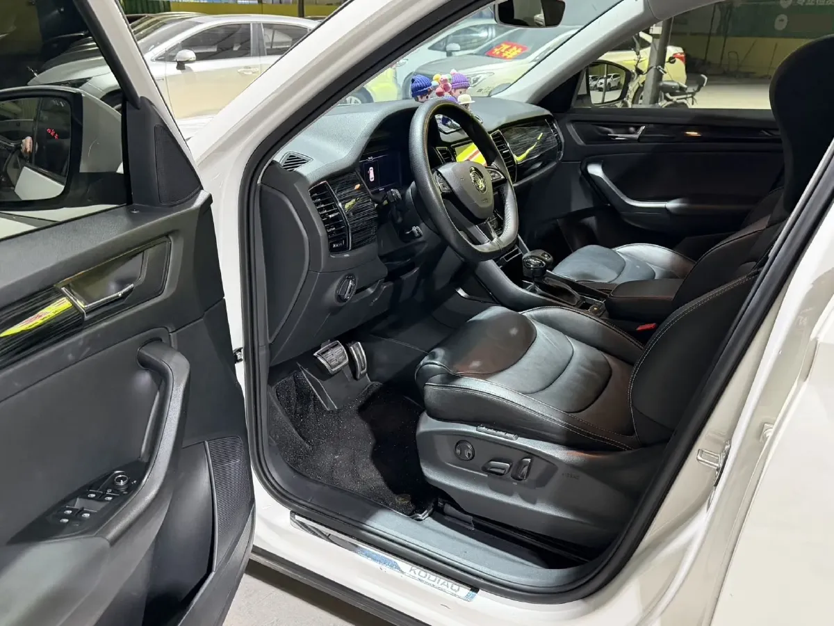 2019 Chevrolet Equinox 2.0T 260HP L4 9AT,autocango,china used car exporter,china ev exporter,chinese used car exporter,chinese used ev exporter