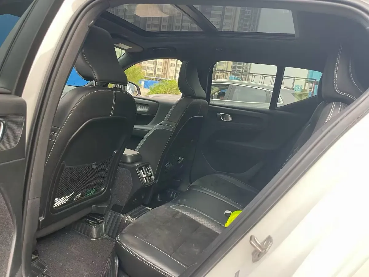 2020 Volvo XC40 1.5T 163HP L3 8AT,autocango,china used car exporter,china ev exporter,chinese used car exporter,chinese used ev exporter