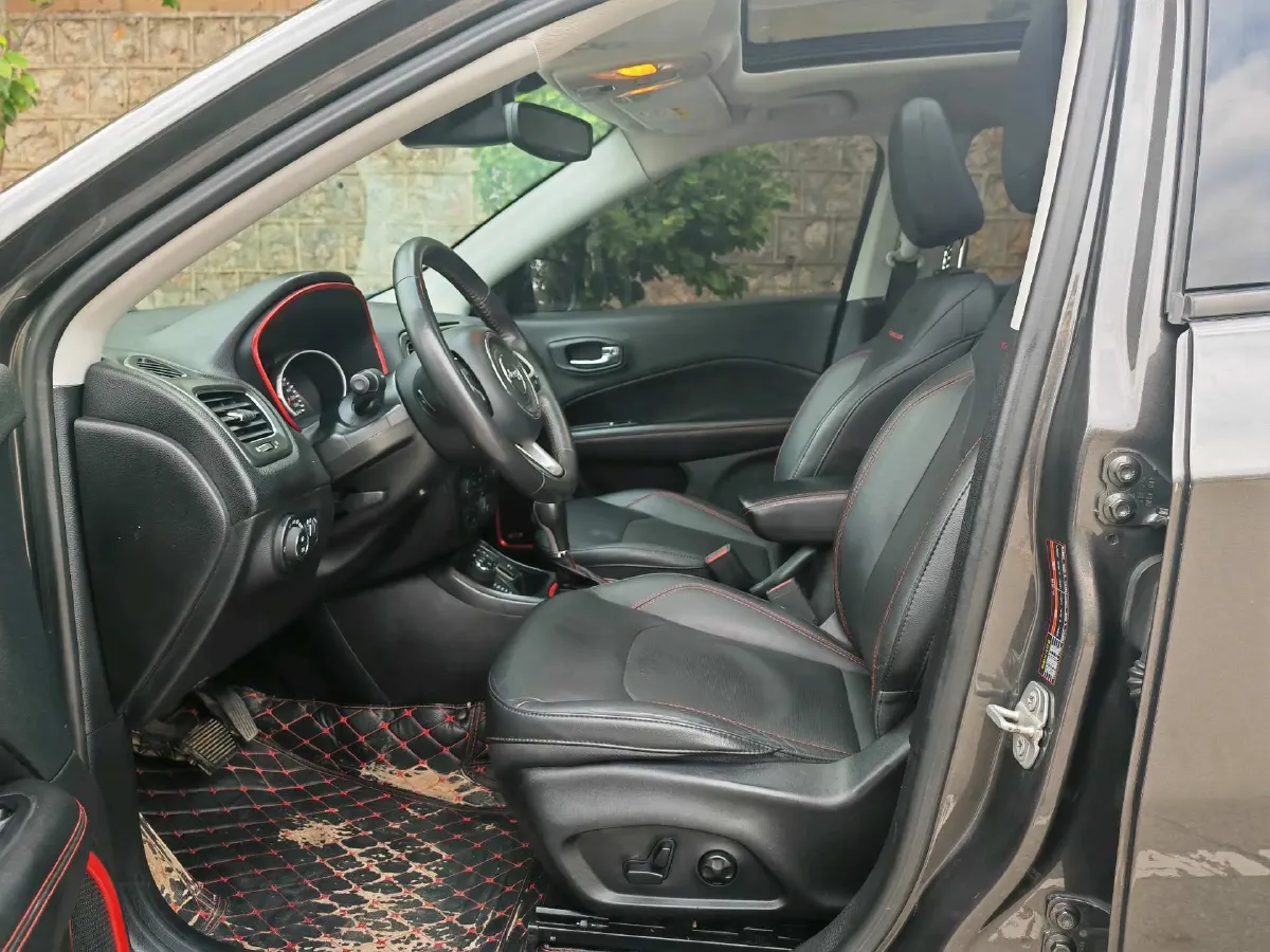 2017 Jeep Compass 2.4L 175HP L4 9AT,autocango,china used car exporter,china ev exporter,chinese used car exporter,chinese used ev exporter