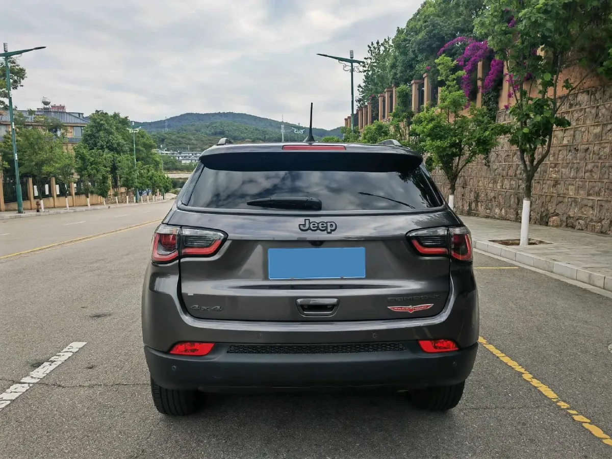 2017 Jeep Compass 2.4L 175HP L4 9AT,autocango,china used car exporter,china ev exporter,chinese used car exporter,chinese used ev exporter