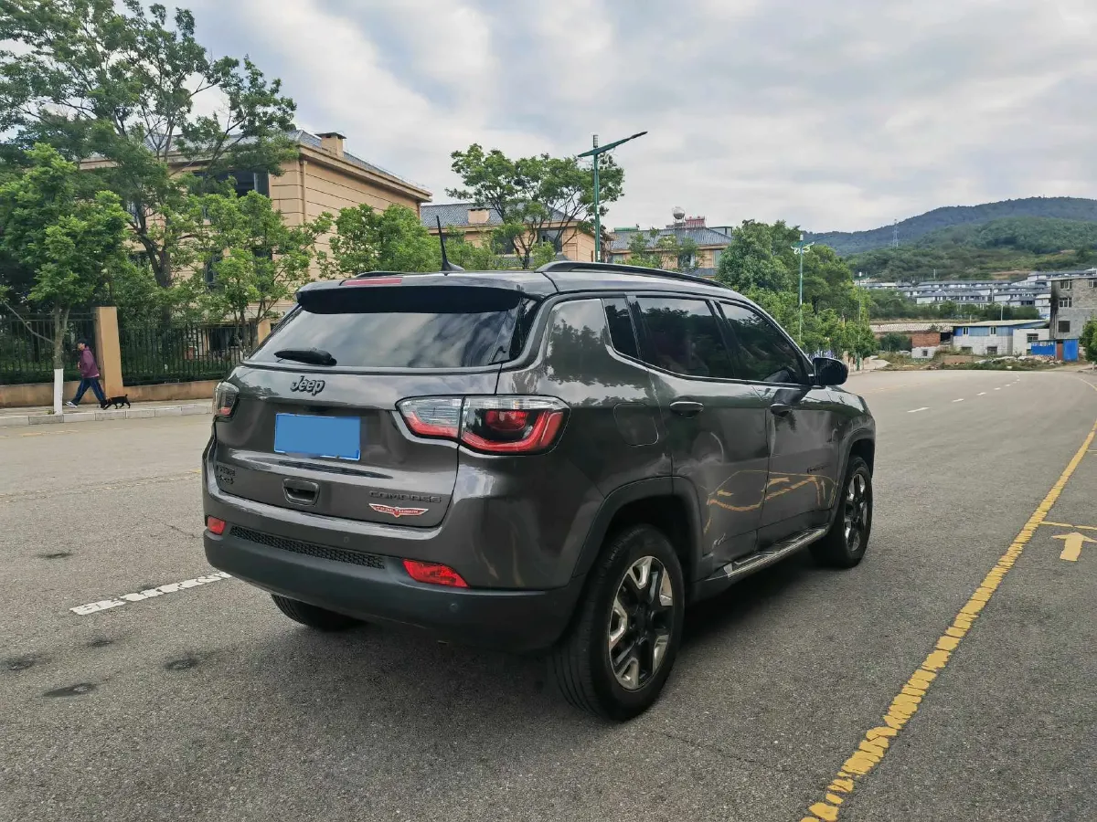 2017 Jeep Compass 2.4L 175HP L4 9AT,autocango,china used car exporter,china ev exporter,chinese used car exporter,chinese used ev exporter