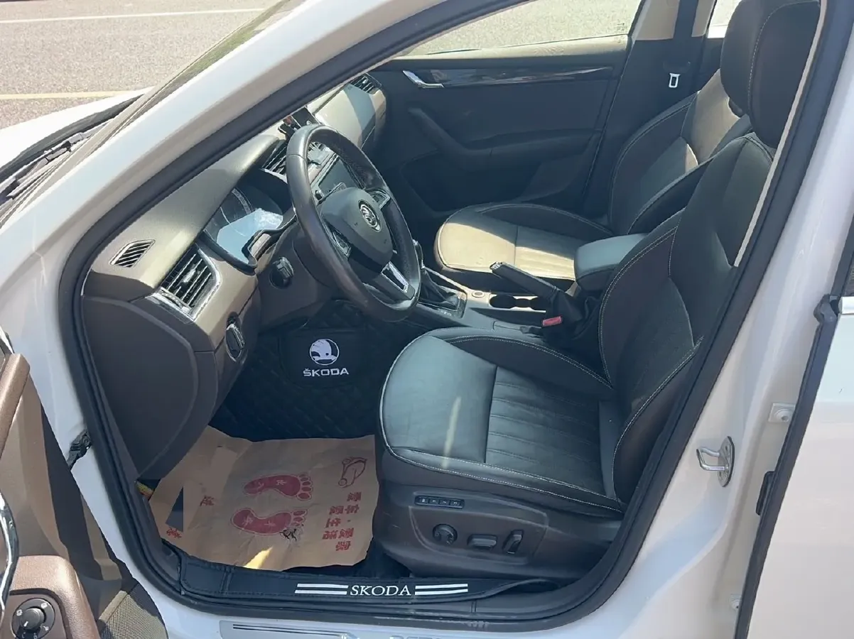 2018 Skoda Octavia 1.4T 150HP L4 7DCT,autocango,china used car exporter,china ev exporter,chinese used car exporter,chinese used ev exporter