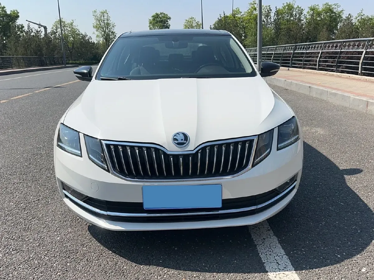 2018 Skoda Octavia 1.4T 150HP L4 7DCT,autocango,china used car exporter,china ev exporter,chinese used car exporter,chinese used ev exporter