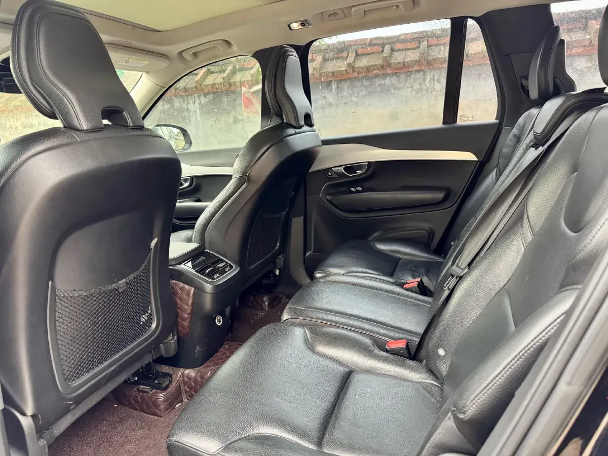 2019 Volvo XC90 2.0T 254HP L4 8AT,autocango,china used car exporter,china ev exporter,chinese used car exporter,chinese used ev exporter