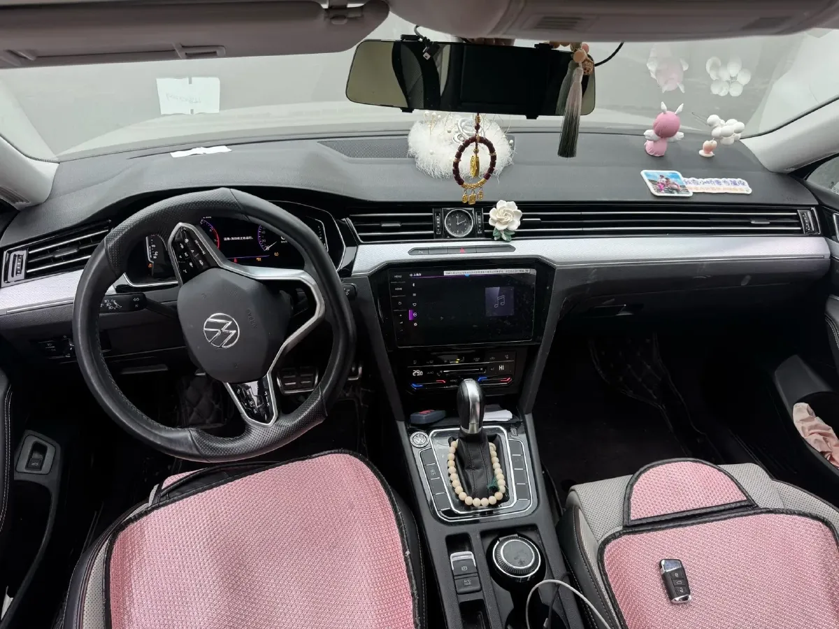 2023 Volkswagen Magotan 2.0T 186HP L4 7DCT,autocango,china used car exporter,china ev exporter,chinese used car exporter,chinese used ev exporter