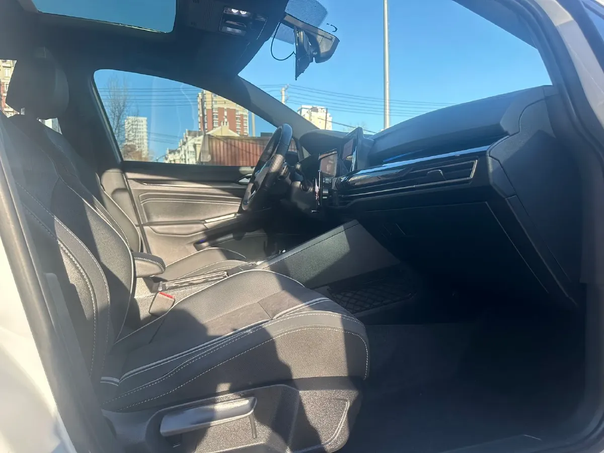 2023 Volkswagen Golf 1.4T 150HP L4 7DCT,autocango,china used car exporter,china ev exporter,chinese used car exporter,chinese used ev exporter