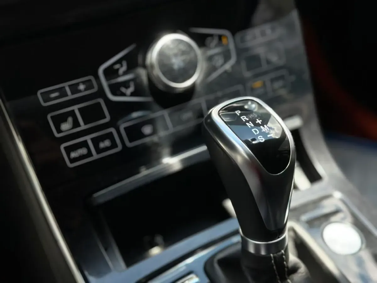 2019 HongQi H5 1.8T 180HP L4 6AT,autocango,china used car exporter,china ev exporter,chinese used car exporter,chinese used ev exporter