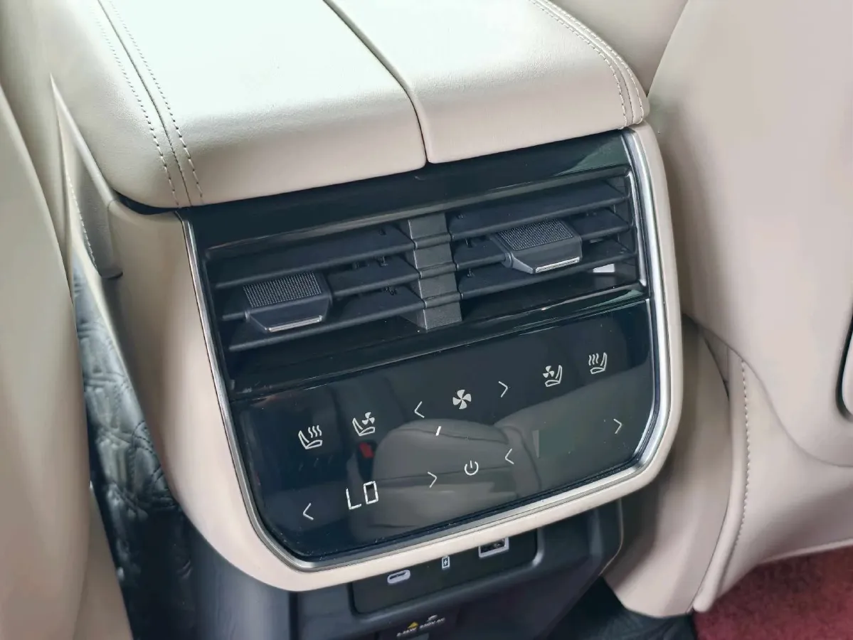 2024 LYNK&CO 09 EM-P 2.0T 254HP L4 3DHT PHEV 40.1KWH,autocango,china used car exporter,china ev exporter,chinese used car exporter,chinese used ev exporter