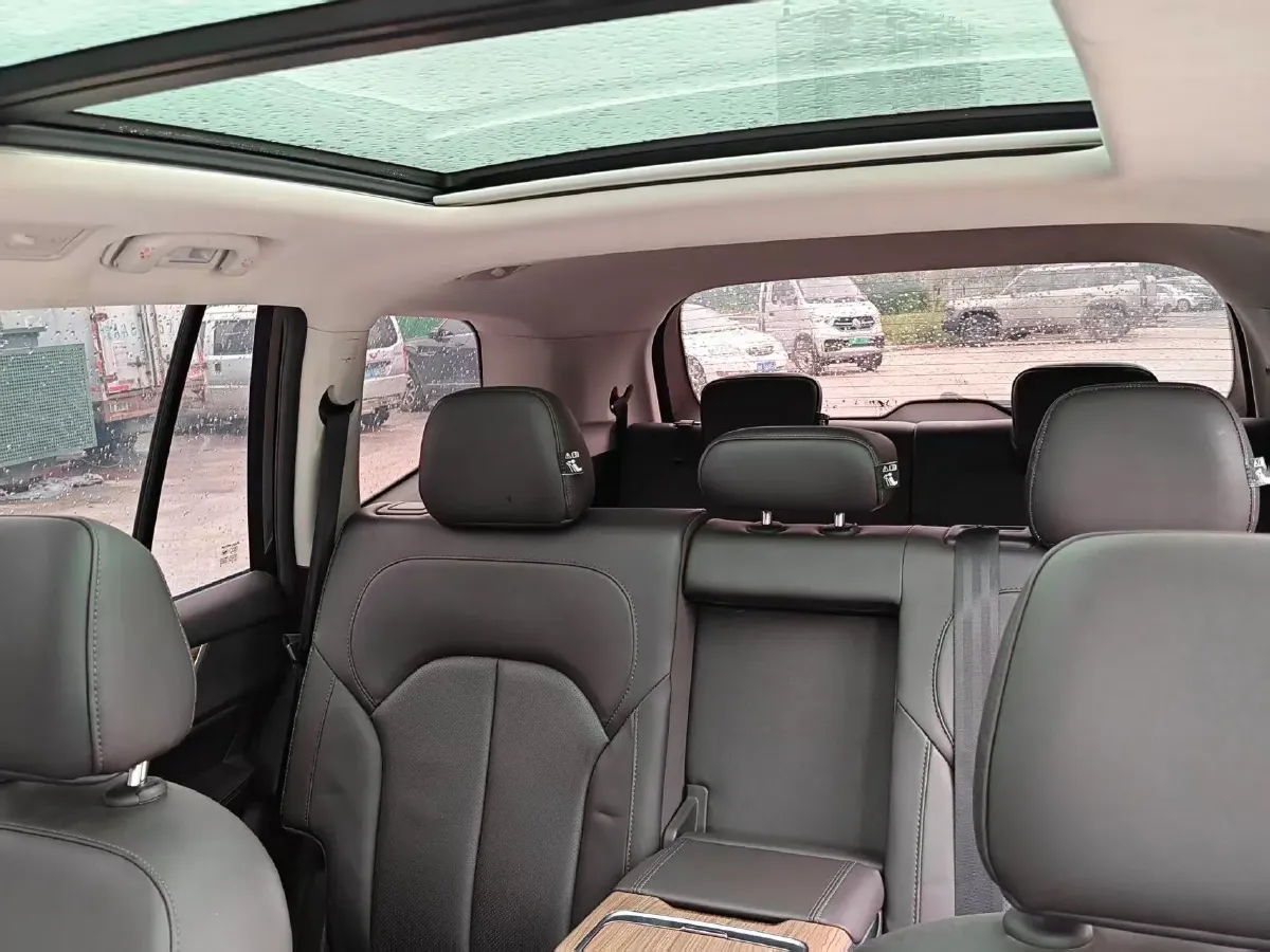 2018 Roewe RX5 2.0T 220HP L4 6DCT,autocango,china used car exporter,china ev exporter,chinese used car exporter,chinese used ev exporter